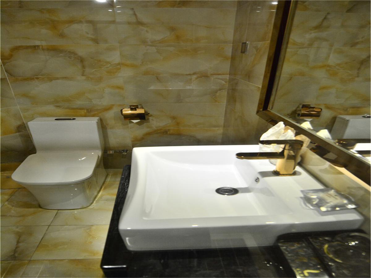 Lavande Hotel Wuhan Railway Station Экстерьер фото