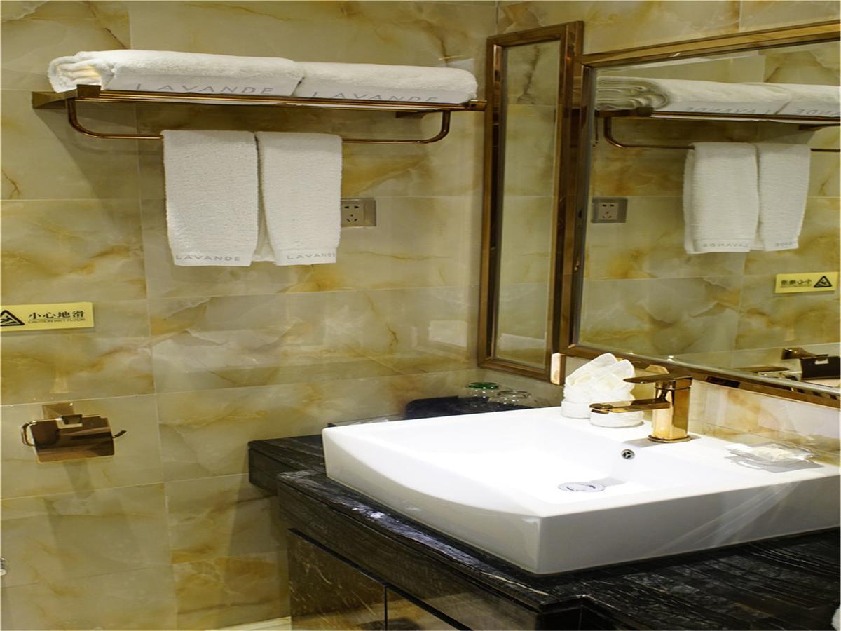 Lavande Hotel Wuhan Railway Station Экстерьер фото