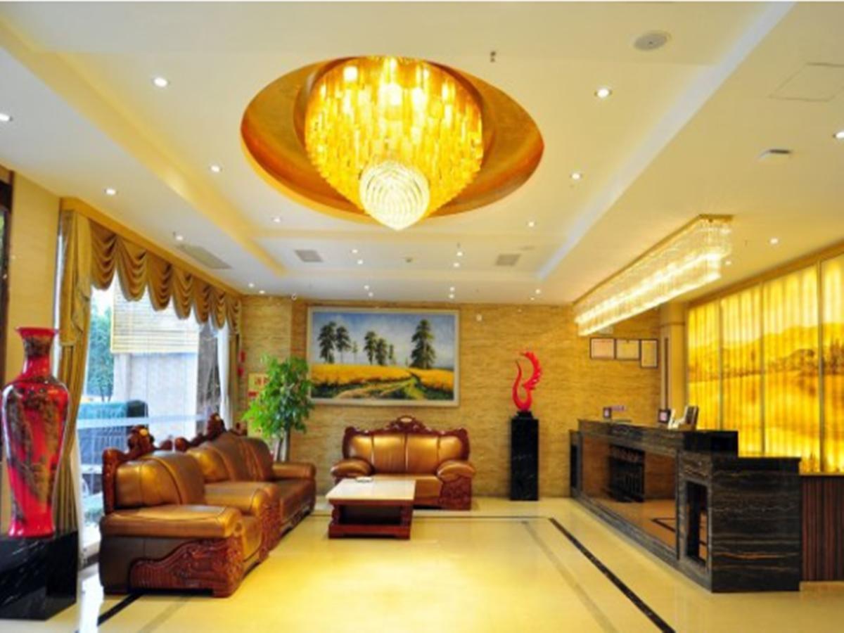 Lavande Hotel Wuhan Railway Station Экстерьер фото