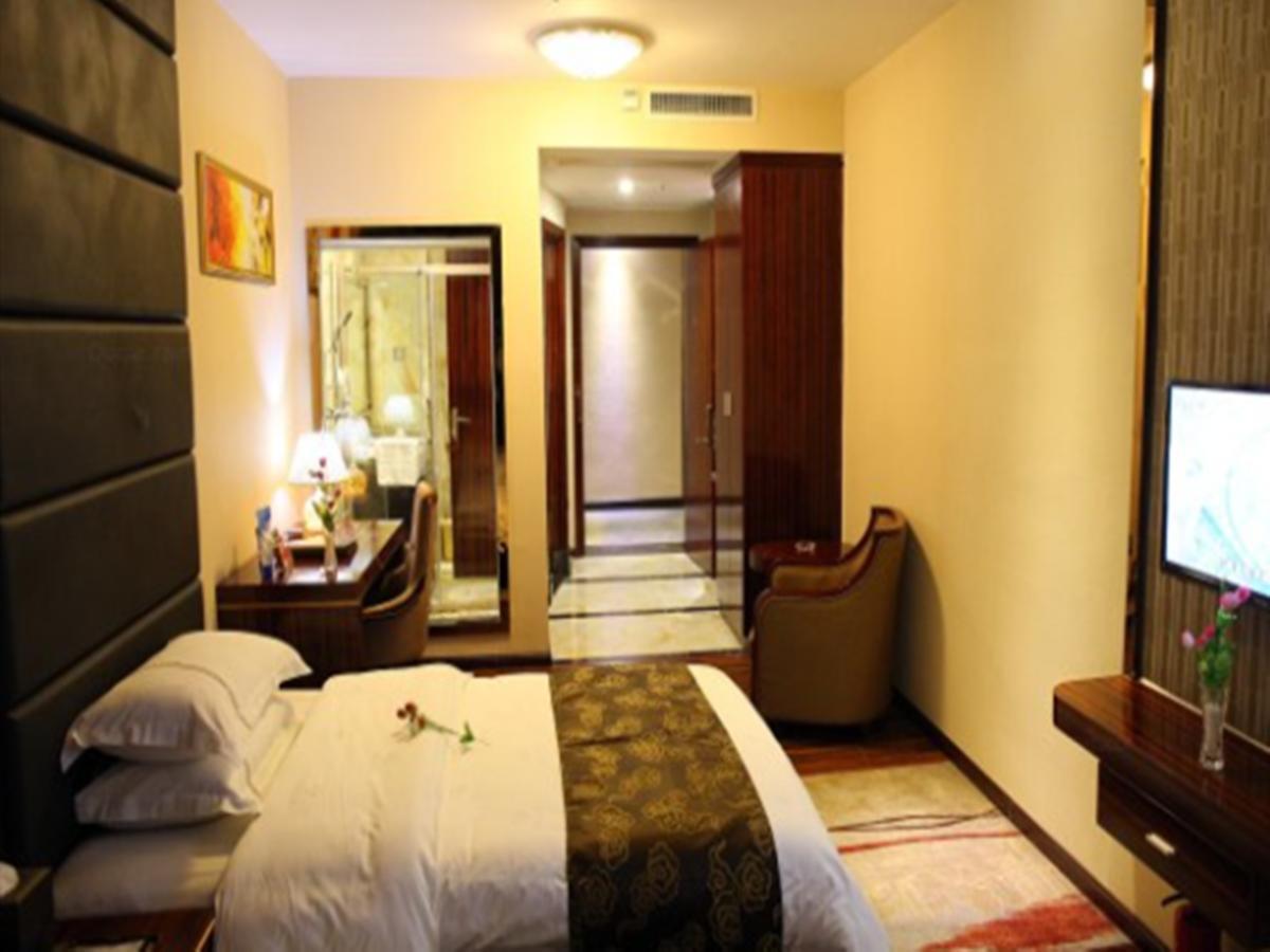 Lavande Hotel Wuhan Railway Station Экстерьер фото