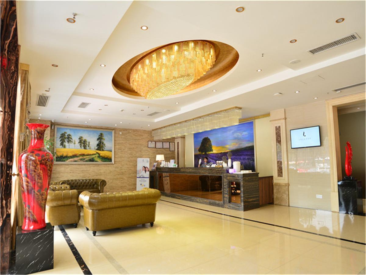 Lavande Hotel Wuhan Railway Station Экстерьер фото