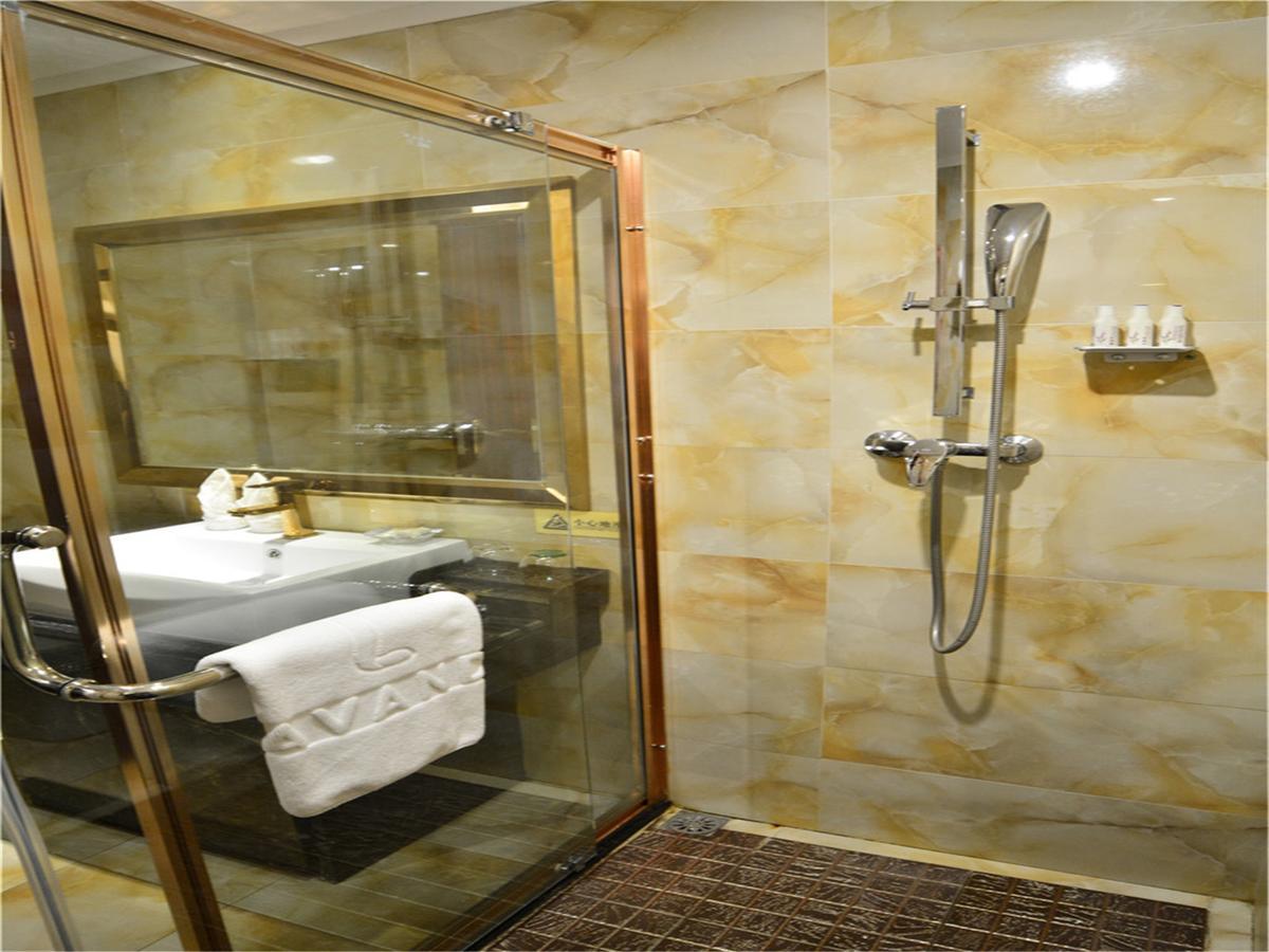 Lavande Hotel Wuhan Railway Station Экстерьер фото