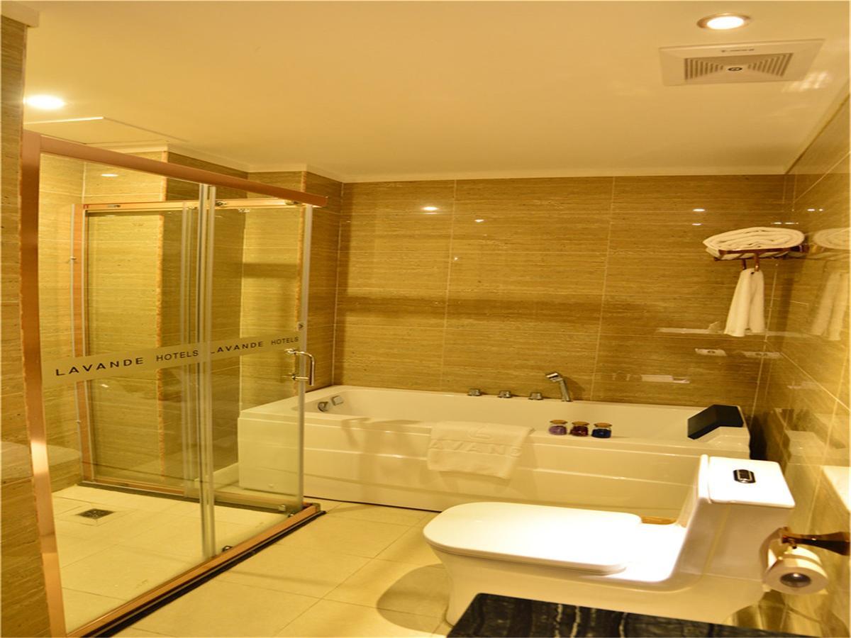Lavande Hotel Wuhan Railway Station Экстерьер фото