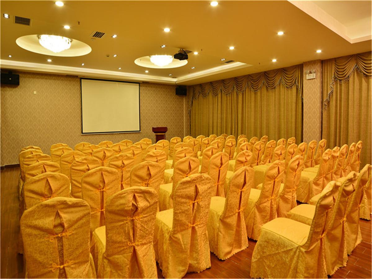 Lavande Hotel Wuhan Railway Station Экстерьер фото